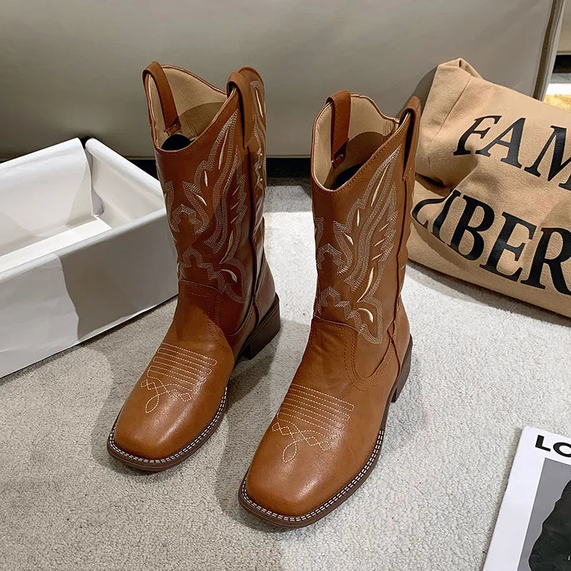 Mirla | Stickade Cowboystövlar av läder för damer-Eva Jonsson