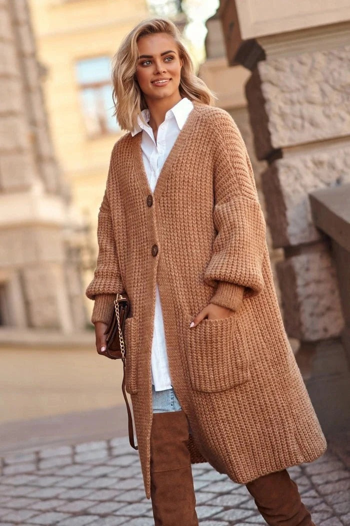 Mirla | Stickmantel Oversized Passform Lång längd Knäppning Stora fickor-Eva Jonsson