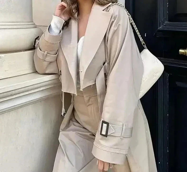 Mirla | Stilig Cropped Trenchcoat-Eva Jonsson