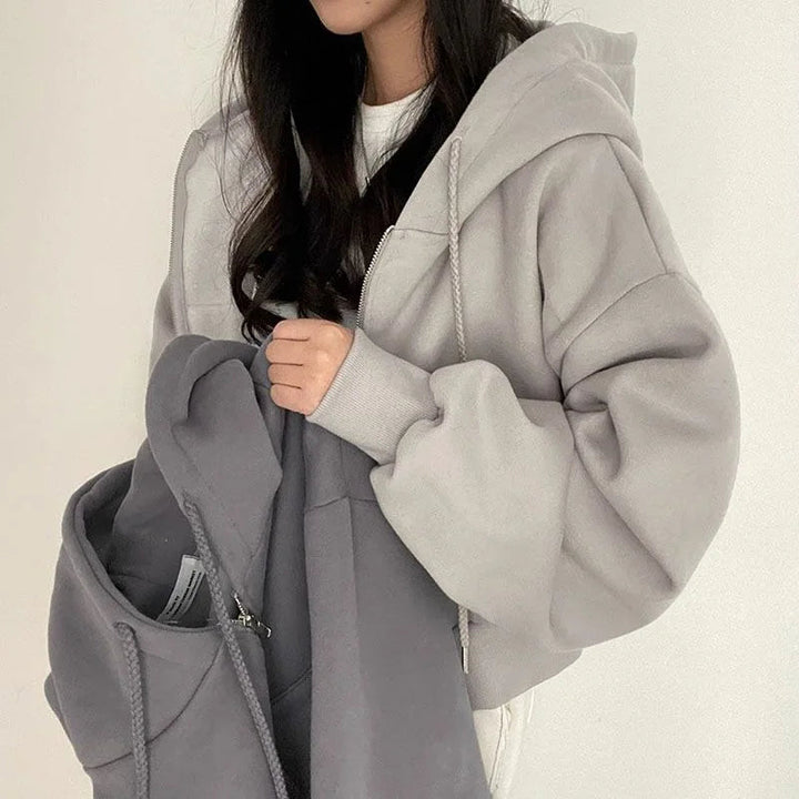 Mirla | Stilig Kort Hoodie-Eva Jonsson
