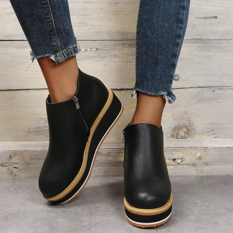 Mirla | Stiliga ankleboots med dragkedja och platå-Eva Jonsson