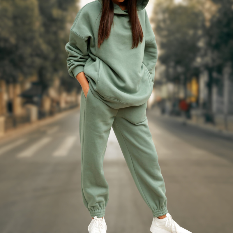Mirla | Stiliga och Trendiga Hoodie- och Byxdress-Eva Jonsson