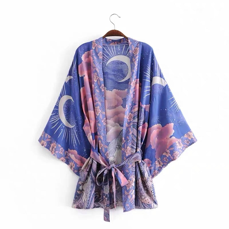 Mirla | Strandkimono med ”Mystic Blue Moon Starrynight”-tryck-Eva Jonsson