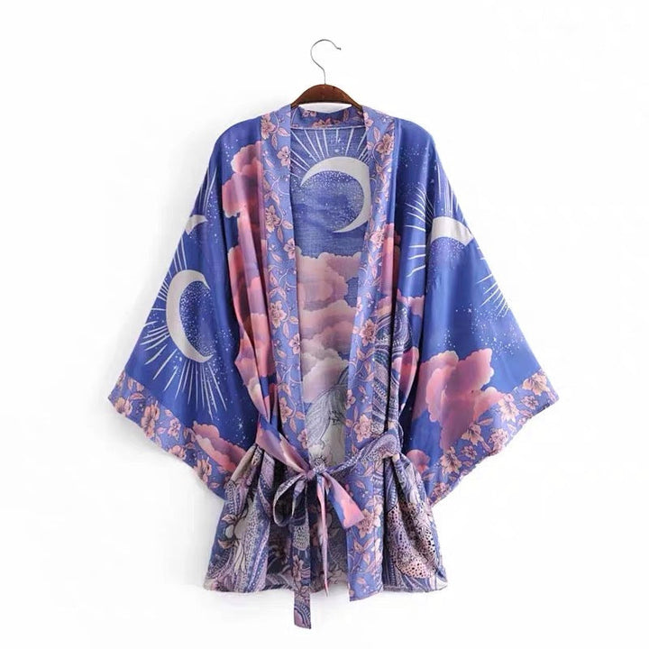 Mirla | Strandkimono med ”Mystic Blue Moon Starrynight”-tryck-Eva Jonsson
