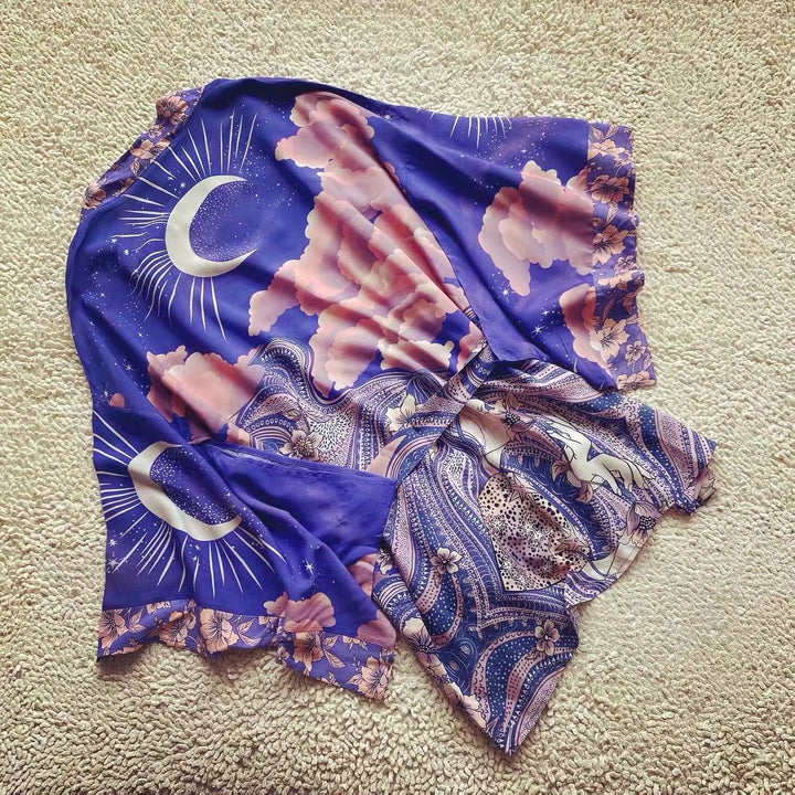 Mirla | Strandkimono med ”Mystic Blue Moon Starrynight”-tryck-Eva Jonsson