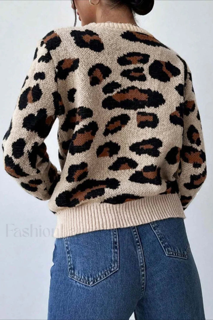 Mirla | Stylish Tröja med Färgblockering, Leopardmönster och Rundhalsutskärning-Eva Jonsson