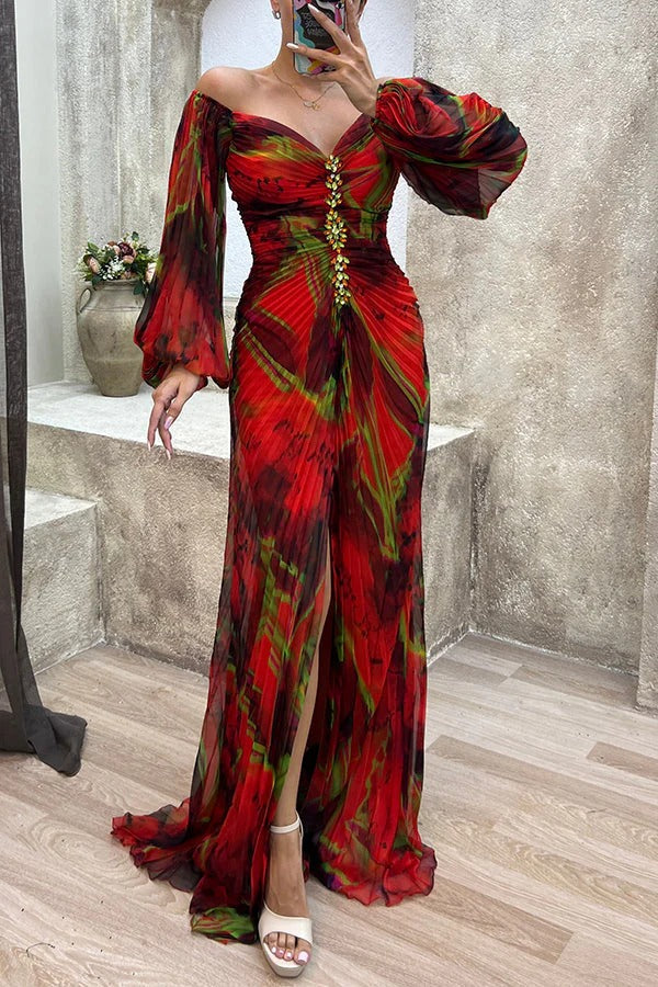 Mirla | Sunset Serenade Tryckt Off-Shoulder Maxiklänning med Diamantdekorationer och Fållkjolar med Slits-Eva Jonsson