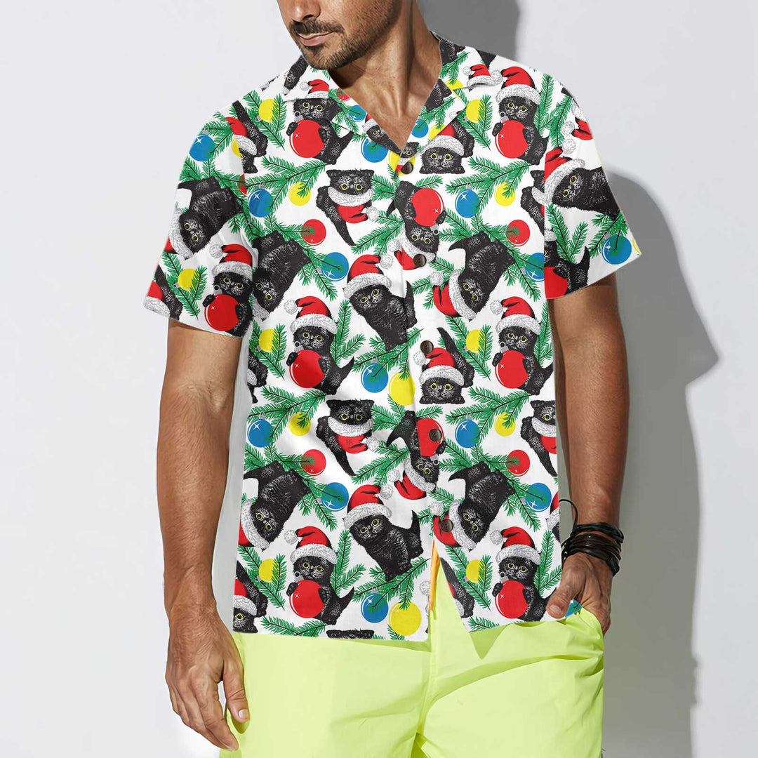 Mirla | Svart Katt med Jultomtemössa Hawaiian Shirt Roligt Julkatt T-Shirt-Eva Jonsson