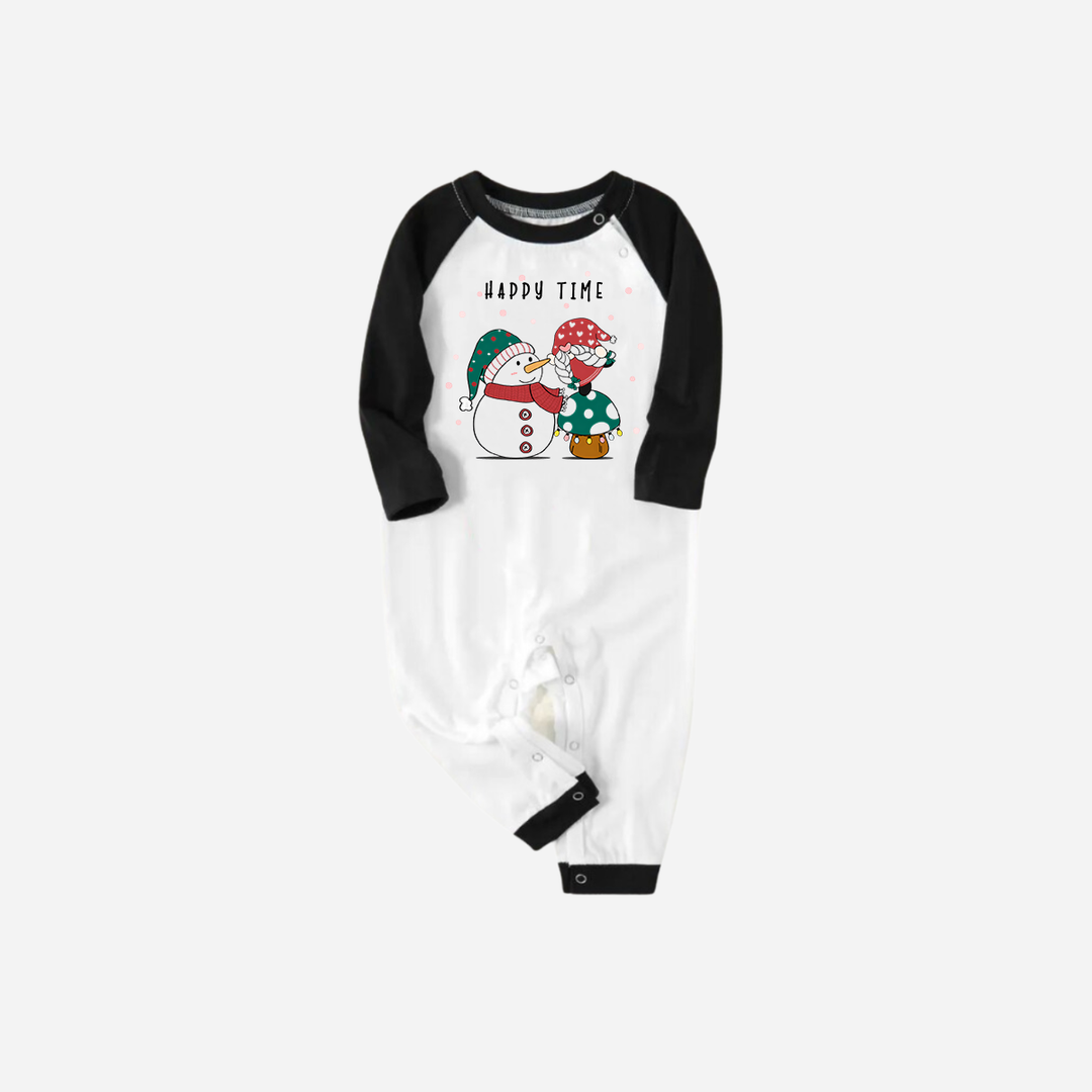 Mirla | Svart Raglan-Overdel Grönt Rutmönster Jul Pyjamas-Set med Snögubbe och Gnom och Happy Time Texttryck-Eva Jonsson