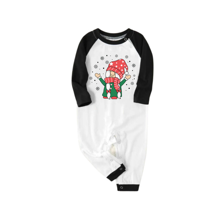 Mirla | Svart Raglan-Top Grön Rutig Jul-Pyjamas-Set med Julgnom-Tryck-Eva Jonsson