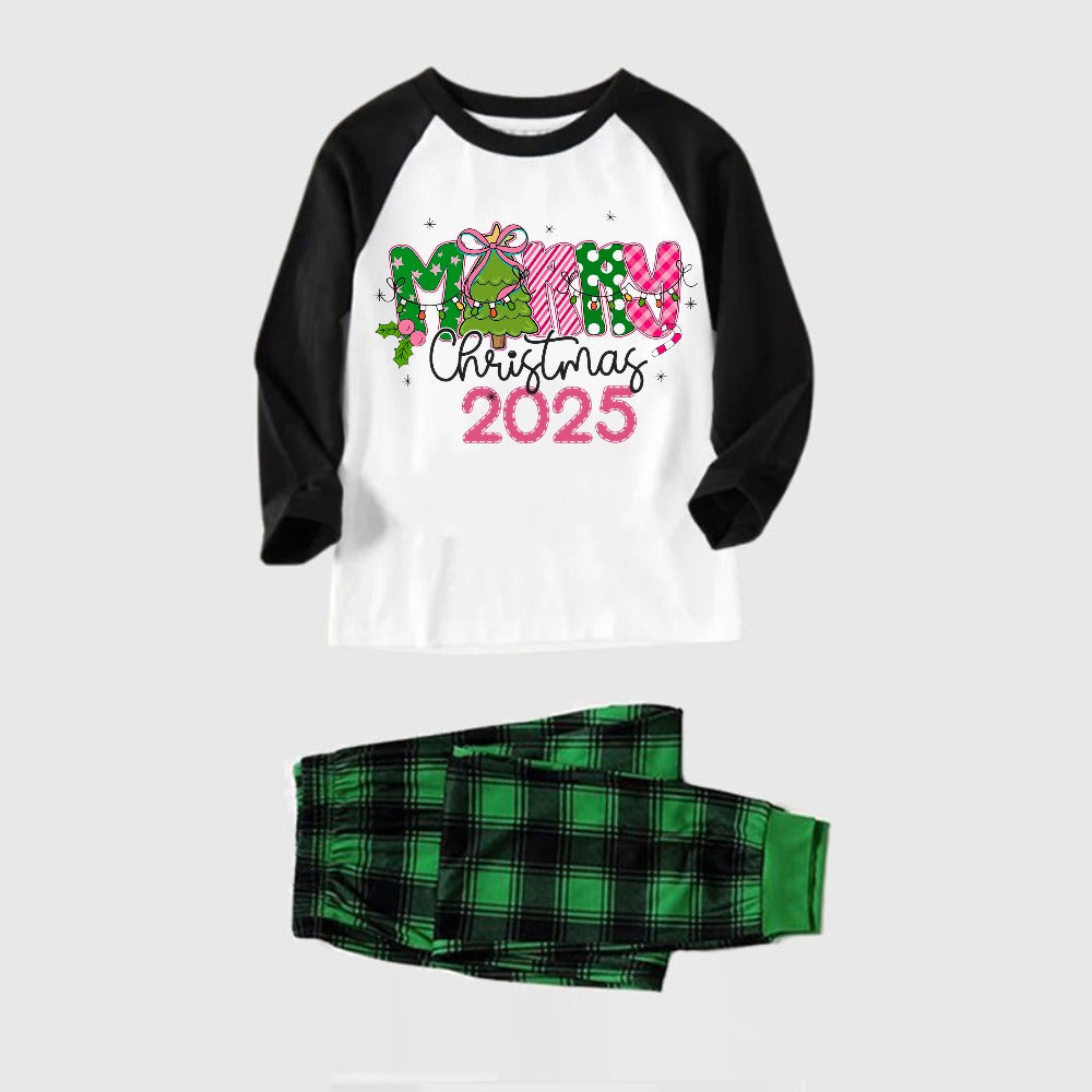 Mirla | Svart Raglan-Topp Grönt Rutigt Julpyjamas-Set med God Jul 2025 Semestertext-Eva Jonsson