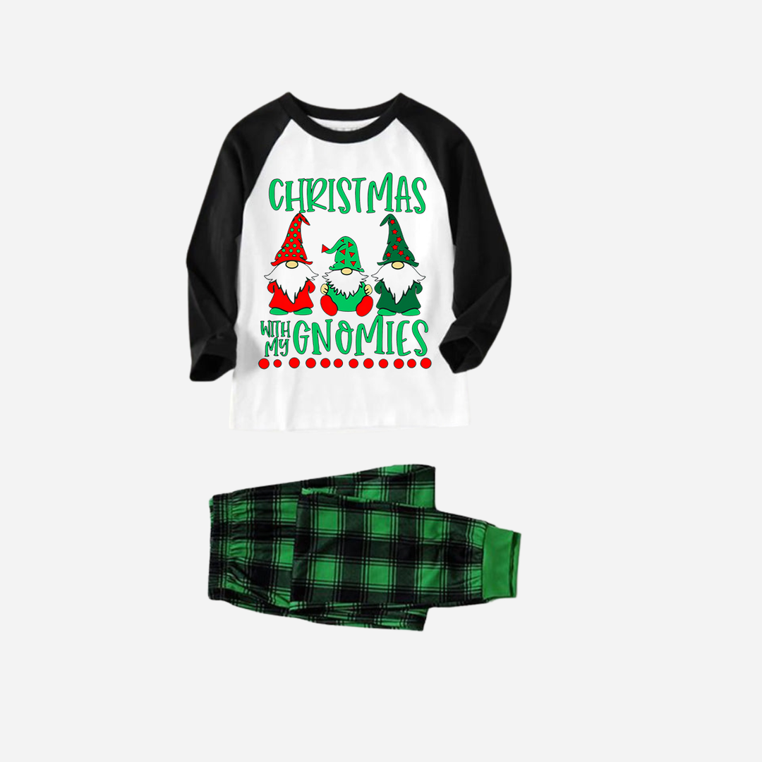 Mirla | Svart Raglan-Topp med Grönt Rutmönster Julpyjamas-Set med Jul med Mina Gnomies Texttryck-Eva Jonsson