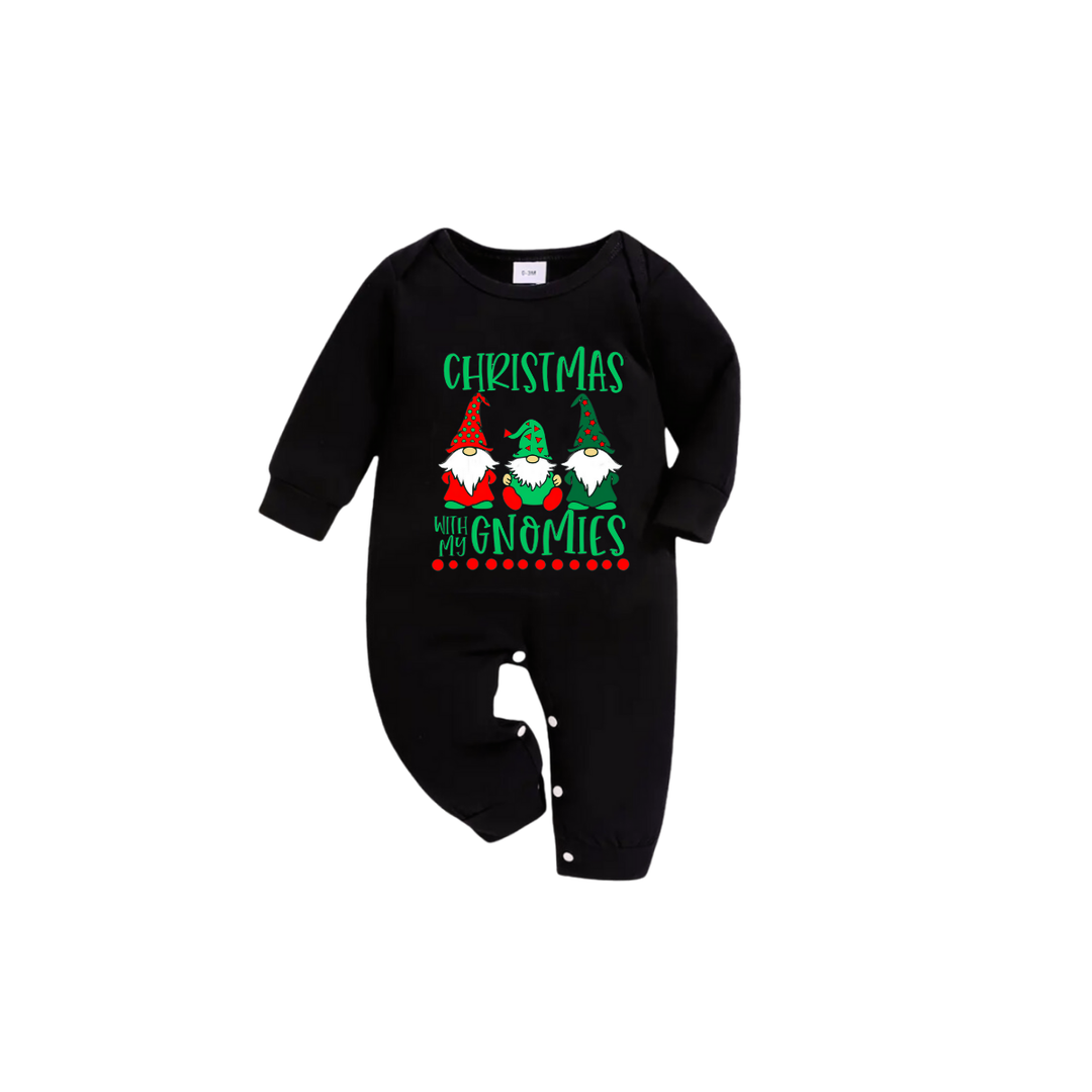 Mirla | Svart Topp och Grön Rutig Byxa Jul-Pyjamas-Set med Jul med Mina Gnomies Texttryck-Eva Jonsson