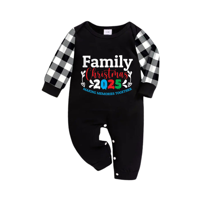 Mirla | Svart-Vit Rutig Jul-Pyjamas-Set med Färggrafik Familjejul 2025-Eva Jonsson