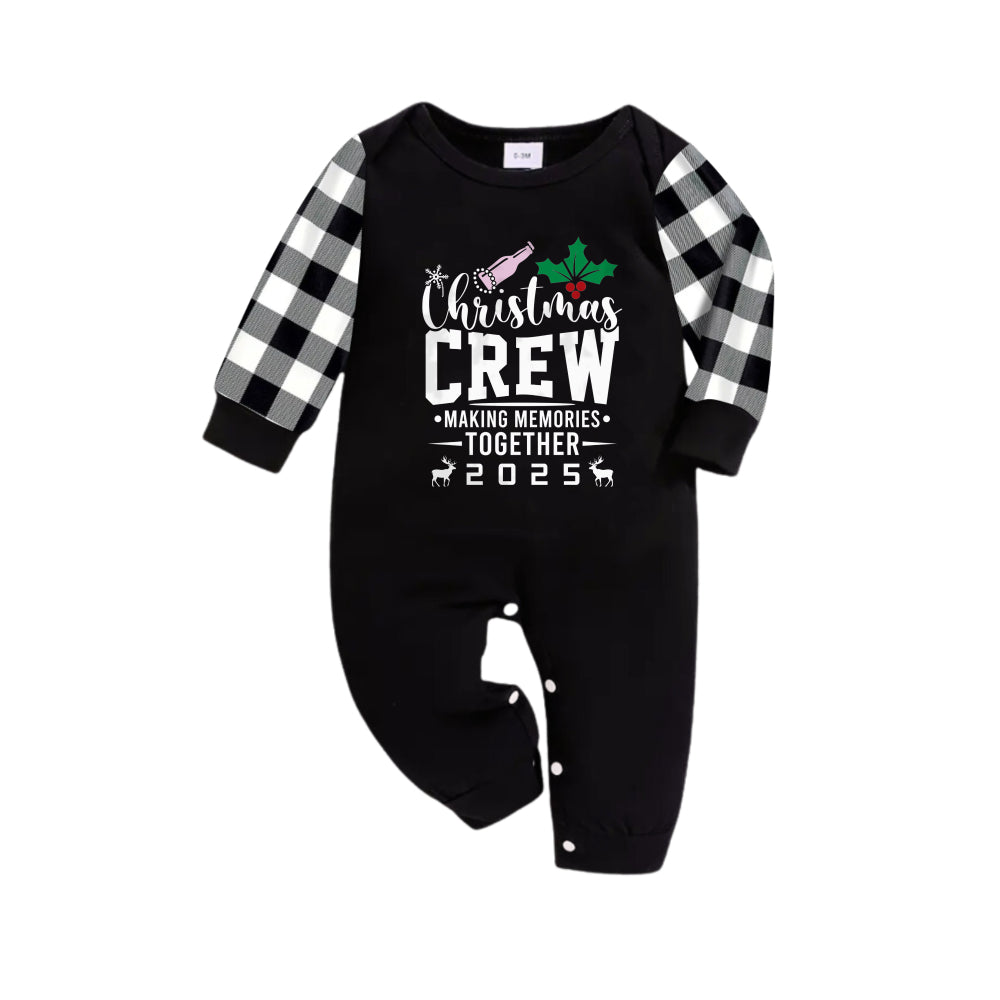 Mirla | Svart-Vit Rutig Julpyjamas-Set med Christmas Crew Making Memories Together-Texttryck-Eva Jonsson
