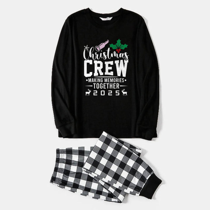 Mirla | Svart-Vit Rutig Julpyjamas-Set med Christmas Crew Making Memories Together-Texttryck-Eva Jonsson