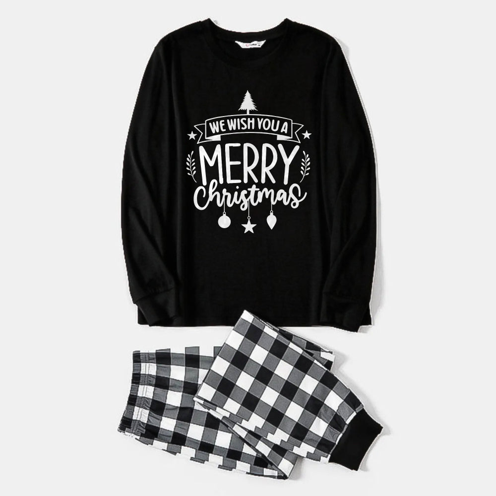 Mirla | Svart-Vit Rutigt Jul-Pyjamas-Set med We Wish You A Merry Christmas Svart-Vit Texttryck-Eva Jonsson