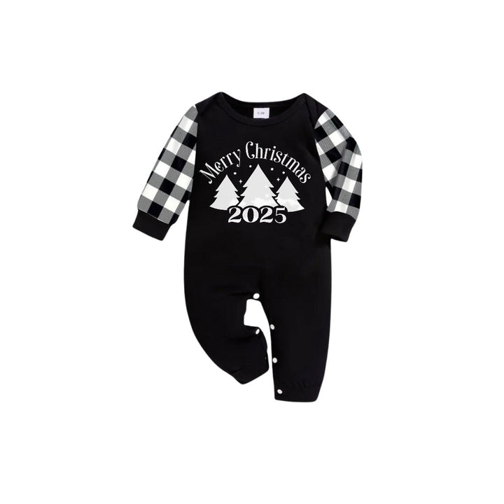 Mirla | Svart-Vit Rutigt Kortärmad Julpyjamas med Julgran och Slogan-Designs-Eva Jonsson