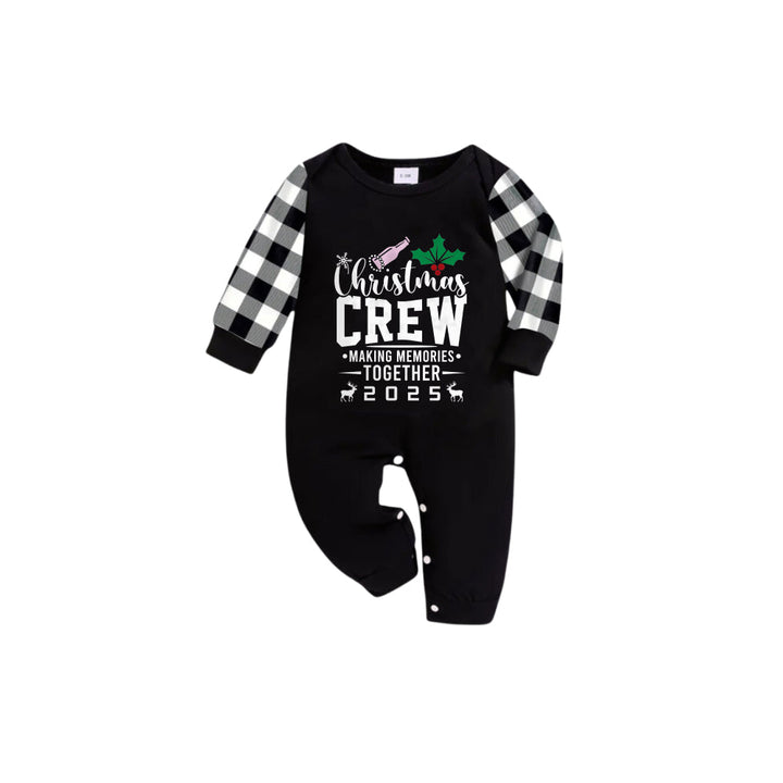 Mirla | Svart-Vitt Rutmönster Kortärmad Jul Familjepyjamas-Set med Trycket Christmas Crew Making Memories Together 2025-Eva Jonsson
