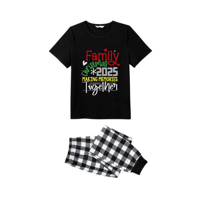 Mirla | Svart och Vit Rutig Kortärmad Jul-Pyjamas-Set med Julglädje-Tryck-Eva Jonsson