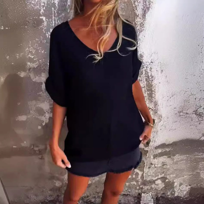 Mirla | T-shirt med överdimensionerad V-hals för damer-Eva Jonsson