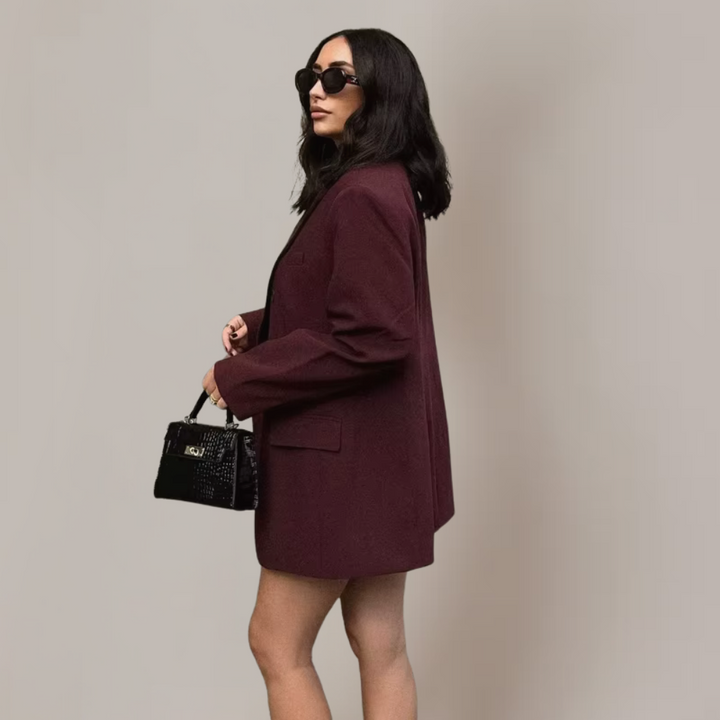 Mirla | Tailored Burgundy Blazer – Förfinad Passform för Eleganta Fritidslooks-Eva Jonsson