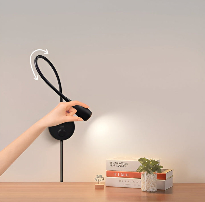 Mirla | TouchGlow - 2-i-1-Gåshals Vägglampa med USB-laddare för Mysiga Lässtunder-Eva Jonsson