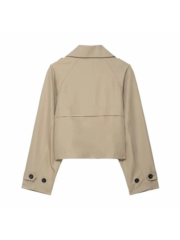 Mirla | Trenchcoat Dam - Dubbelfalsat Design med Funktionella Fickor-Eva Jonsson