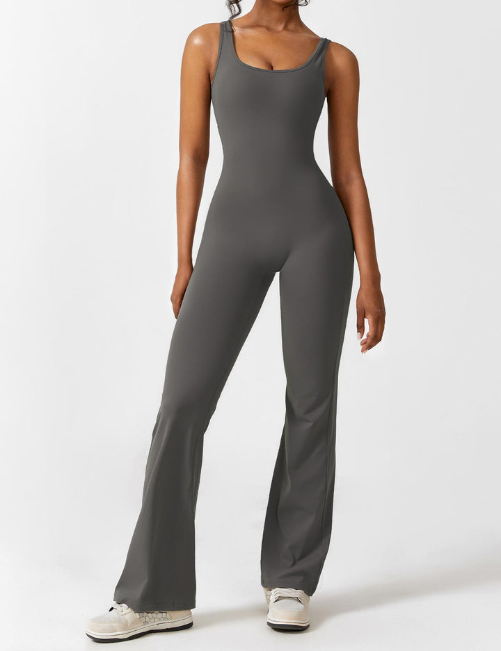Mirla | V-rygg Utsvängd Jumpsuit-Eva Jonsson