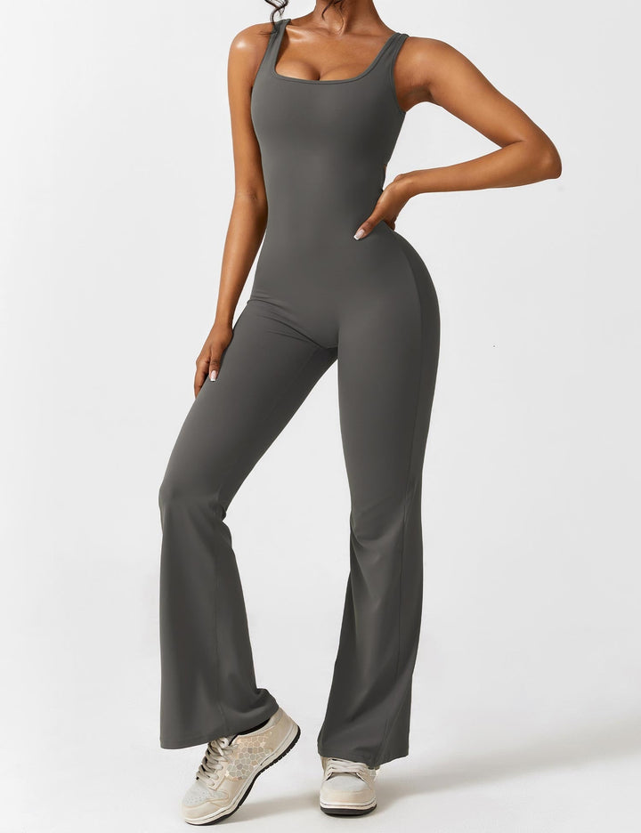 Mirla | V-rygg Utsvängd Jumpsuit-Eva Jonsson