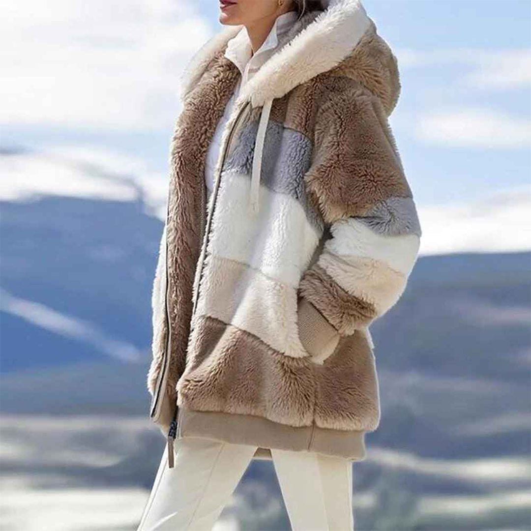 Mirla | Varm Oversized Damjacka med Huva Långa Ärmar Jacka för Kalla Dagar-Eva Jonsson