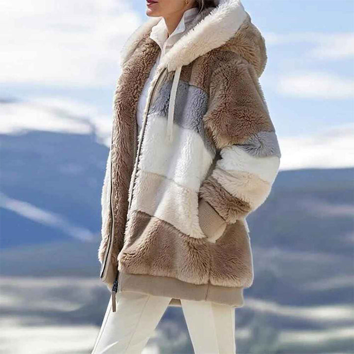 Mirla | Varm Oversized Damjacka med Huva Långa Ärmar Jacka för Kalla Dagar-Eva Jonsson