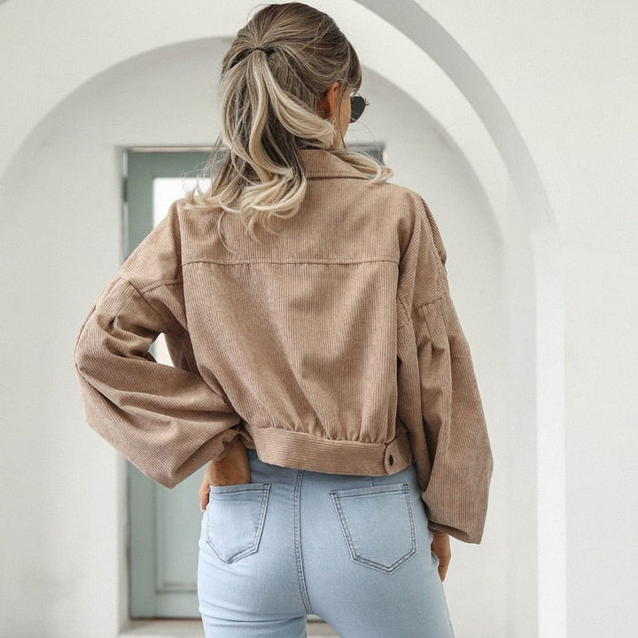 Mirla | Vårrandig Crop Jacka för Damer-Eva Jonsson
