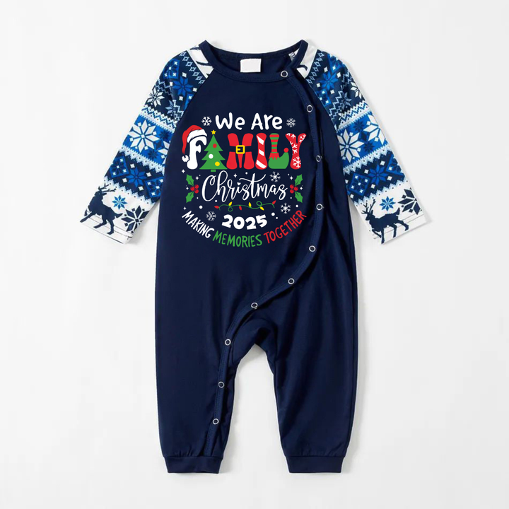 Mirla | Vi Är Familj 2025 Julminnen Tillsammans Skapa Slogan Tryck Blå Långärmad med Blå Blommor Byxa Familj Matchande Pyjamas Set-Eva Jonsson