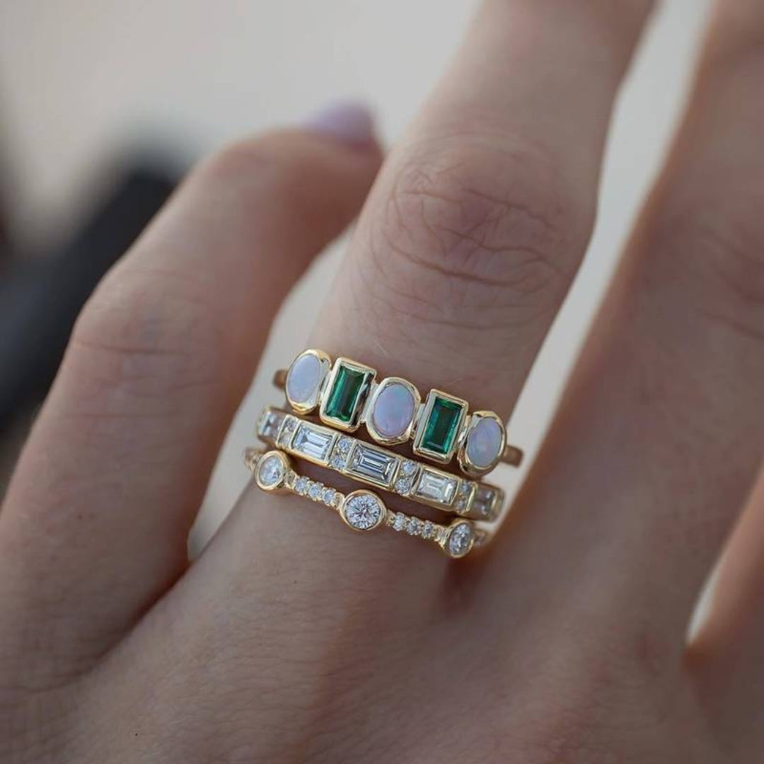 Mirla | Vintage Vita och Gröna Opalringar Guld-Eva Jonsson