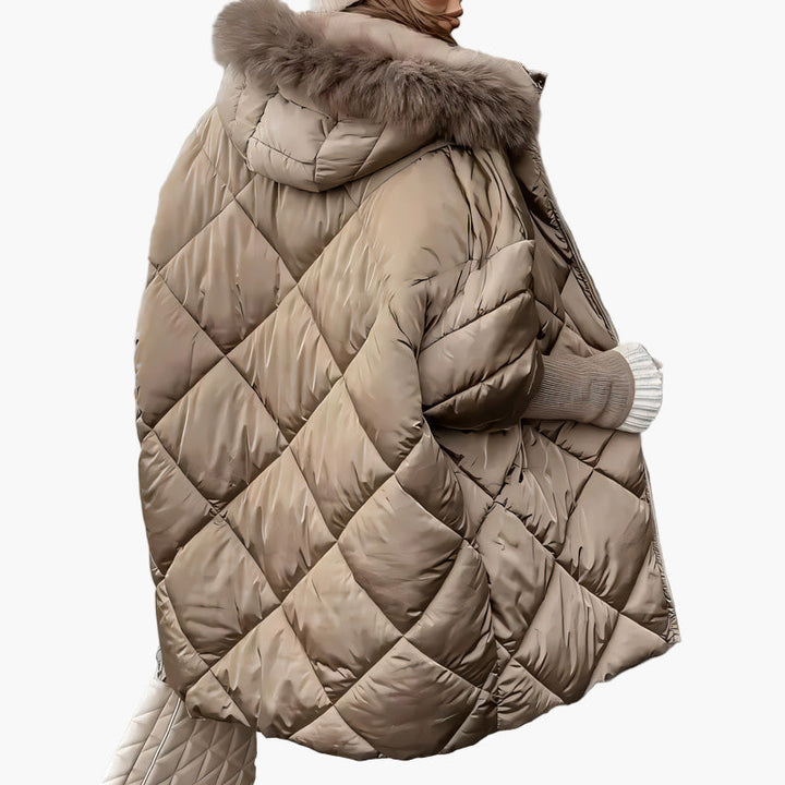 Mirla | Vinter Steppjacka med Huva och Oversize-Look - Modernt Utomhusjacka för Kalla Dagar-Eva Jonsson