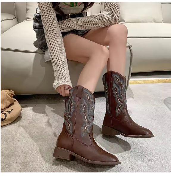 Mirla | Western stil stövlar dam med spetsig tå och blockhäls, cowboy stövlar dam-Eva Jonsson