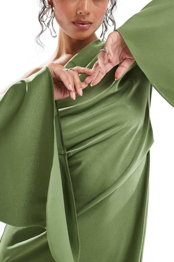 Mirla | Zayla Satin Asymmetrisk Enaxlad Klockärm Slits Maxi Klänning-Eva Jonsson