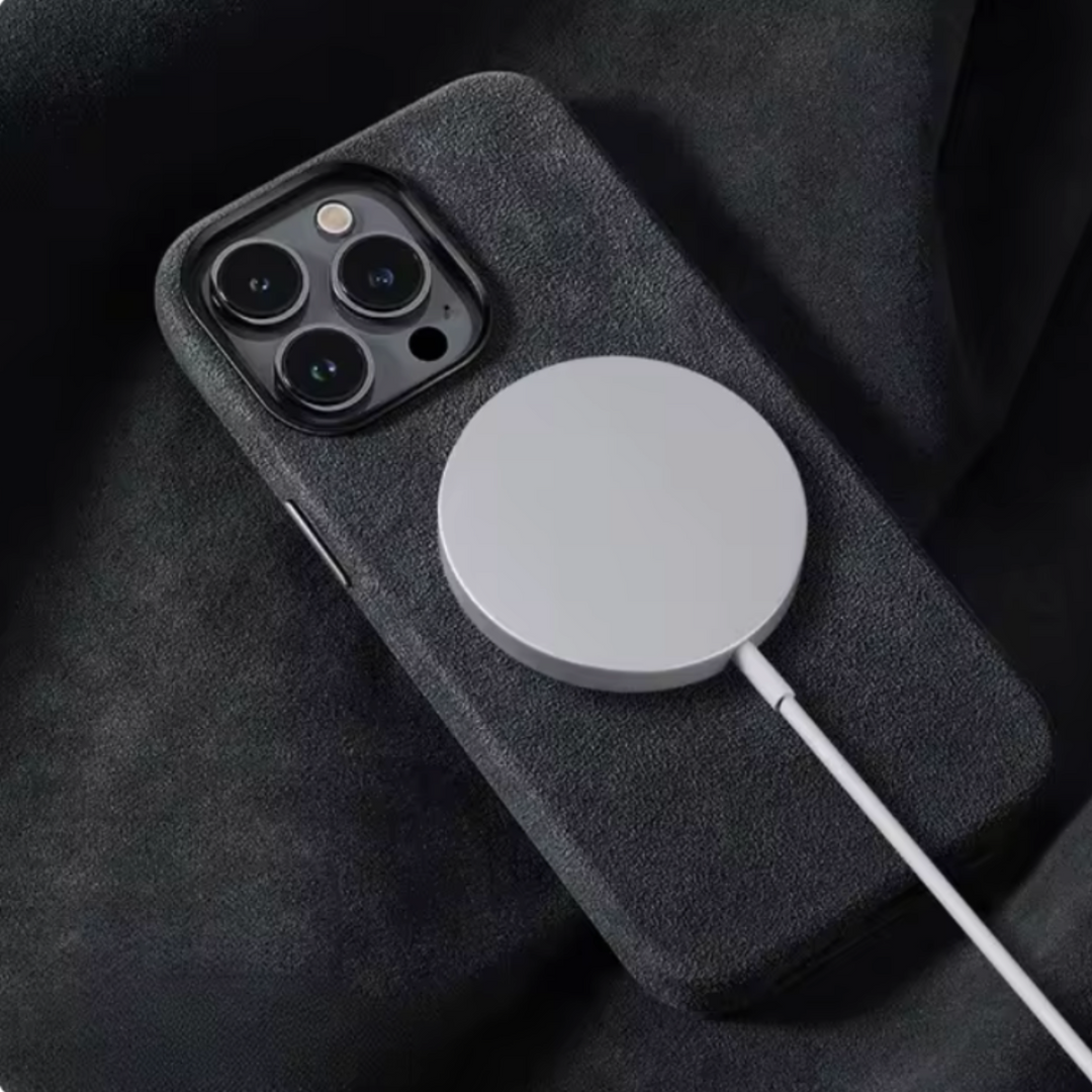 Mirla | iPhone Bästa MagSafe Fodral – "Alcantara"-Eva Jonsson