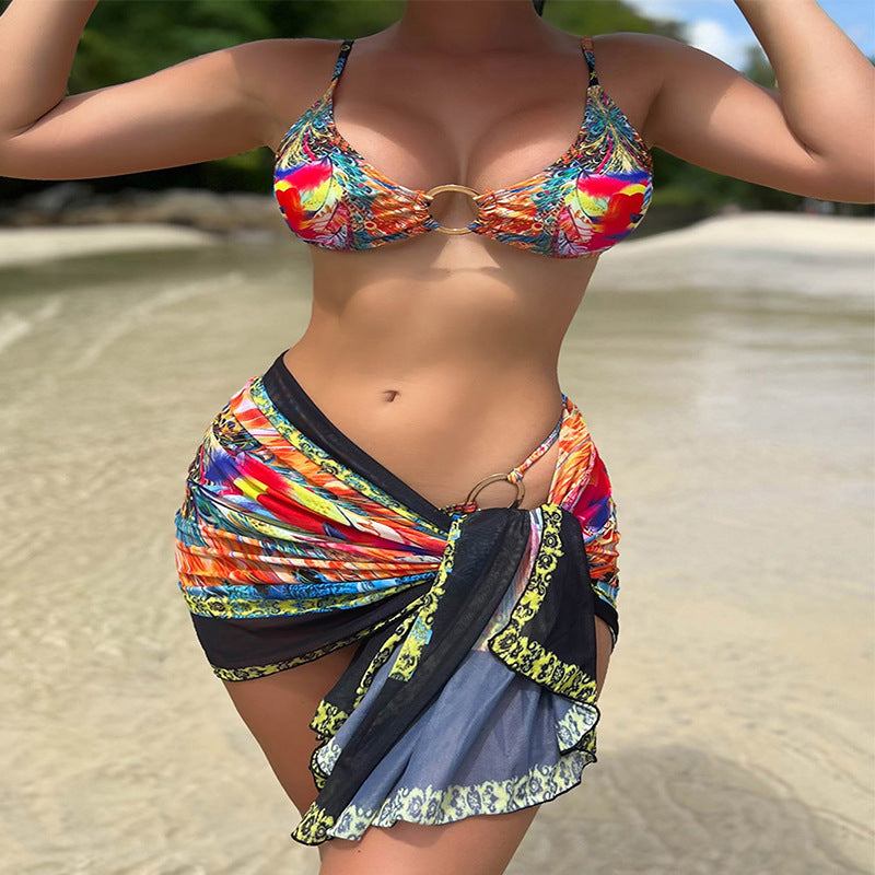 Damen Bikiniset mit modischem Wickelrock und glänzenden Ringdetails Echo Archiv