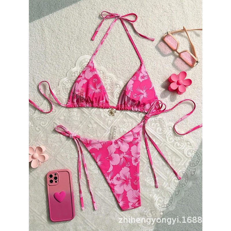 Damen Triangel-Bikini mit floralen Mustern und feinen Bindebändern Echo Archiv