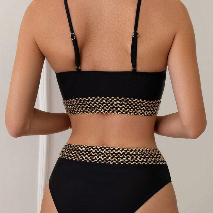 Damen Hochgeschnittener Bikini mit eleganter Kettenverzierung Echo Archiv
