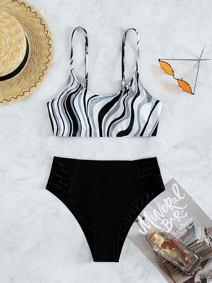 Damen Bikini-Set mit gestreiftem Oberteil und hohem Bund Echo Archiv