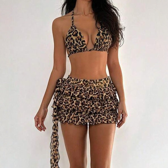 Damen Triangel-Bikini mit sexy Leo-Muster und Rüschenrock Echo Archiv