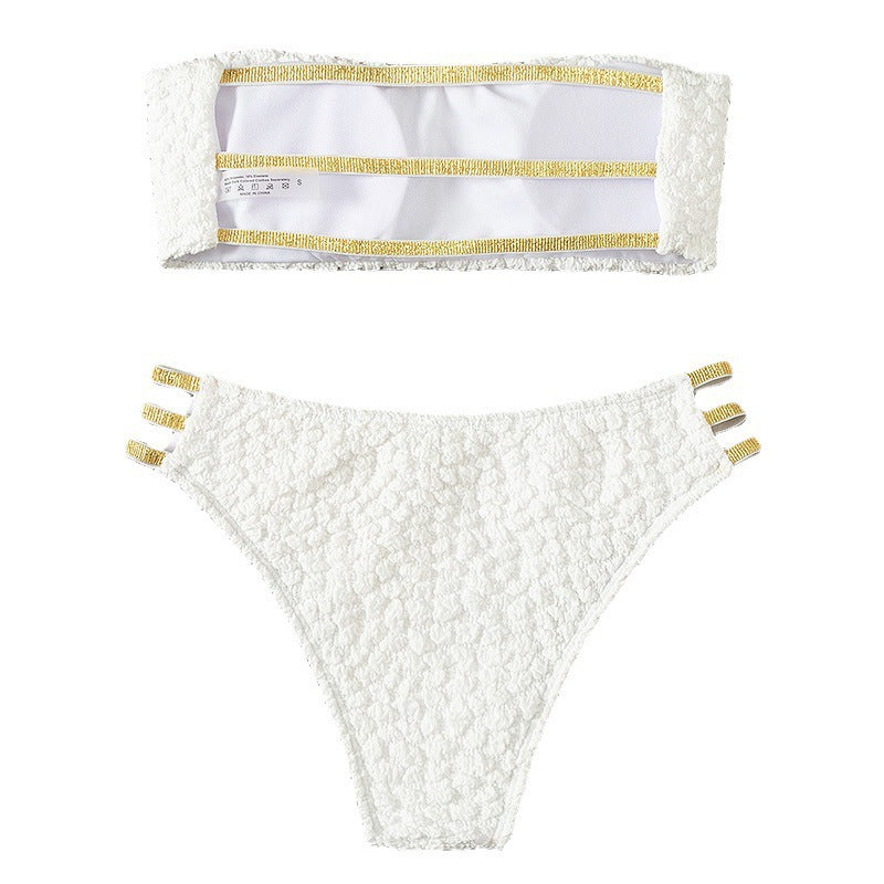 Damen Bandeau-Bikini mit elegantem Design und goldenen Akzenten Echo Archiv
