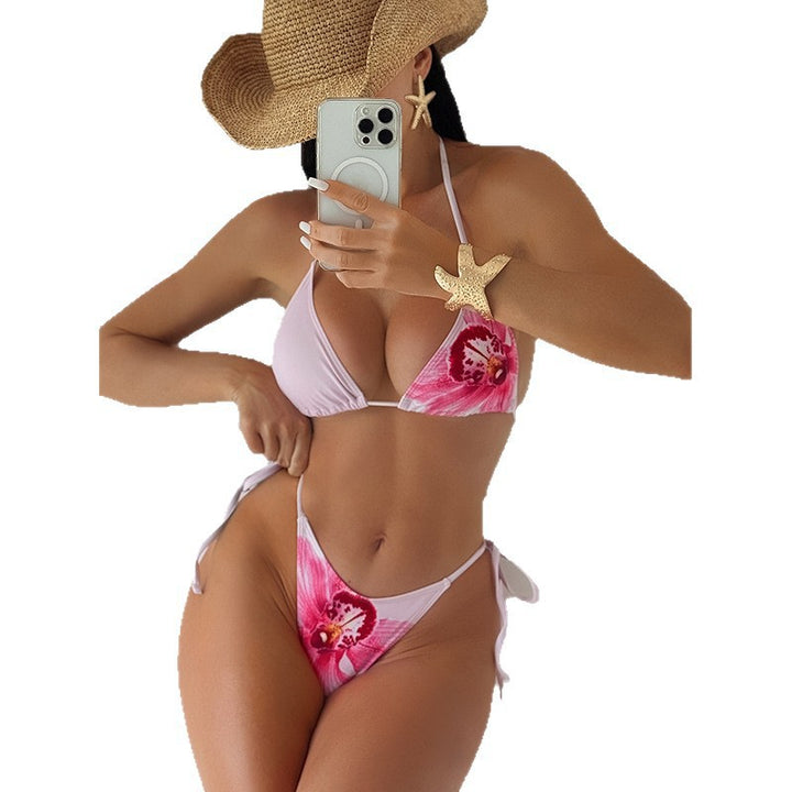 Damen Bikiniset mit floralem Oberteil und hohem Beinausschnitt Echo Archiv