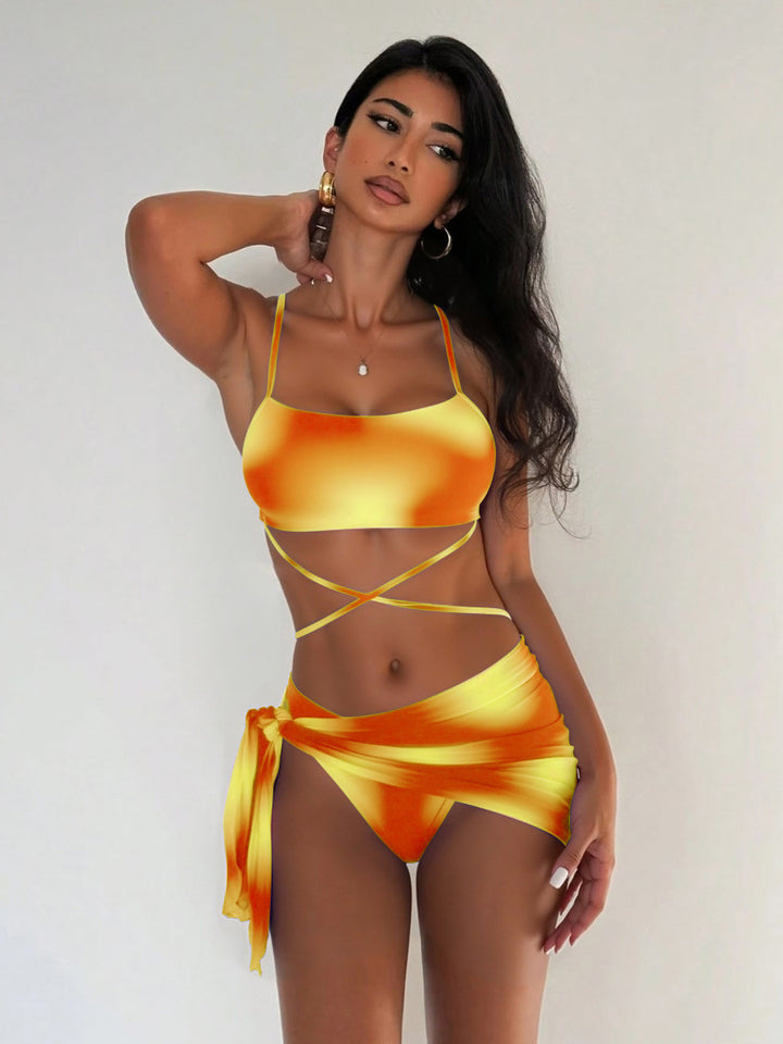 Damen Bikini-Set mit innovative Wickelrock und modischen Bindebändern Echo Archiv