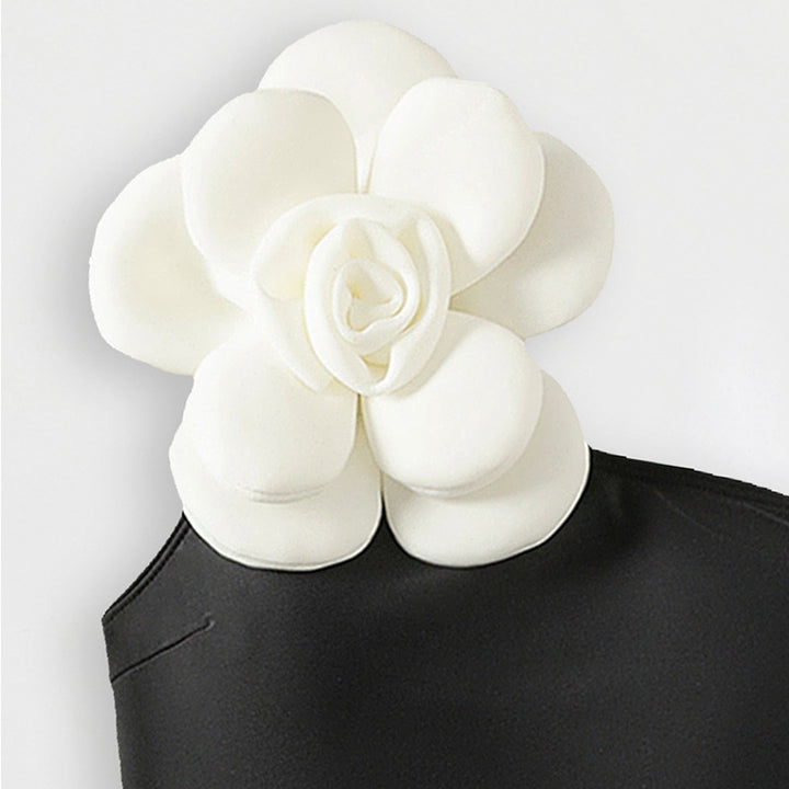 Damen Eleganter One-Shoulder-Badeanzug mit floralen Applikationen Echo Archiv