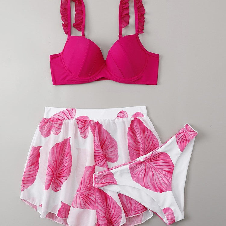 Damen Bikiniset mit gepufften Rüschenträgern und floralem Rock Echo Archiv