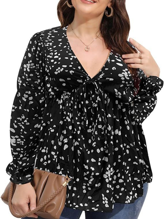 Damer blus med eleganta ruffle-detaljer och modeprint Eva Jonsson